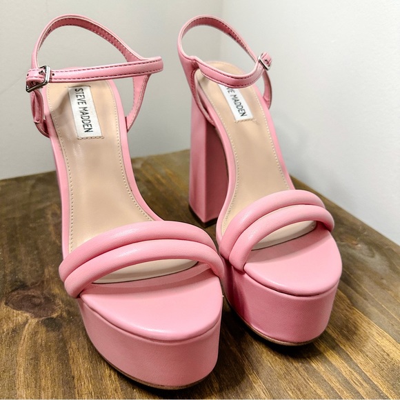 NWOT Steve Madden Platform Block Heels - Picture 2 of 4